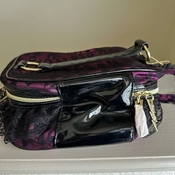 Betseyville Ruffled Cosmetic Case Betsey Johnson - Picture 5 of 10